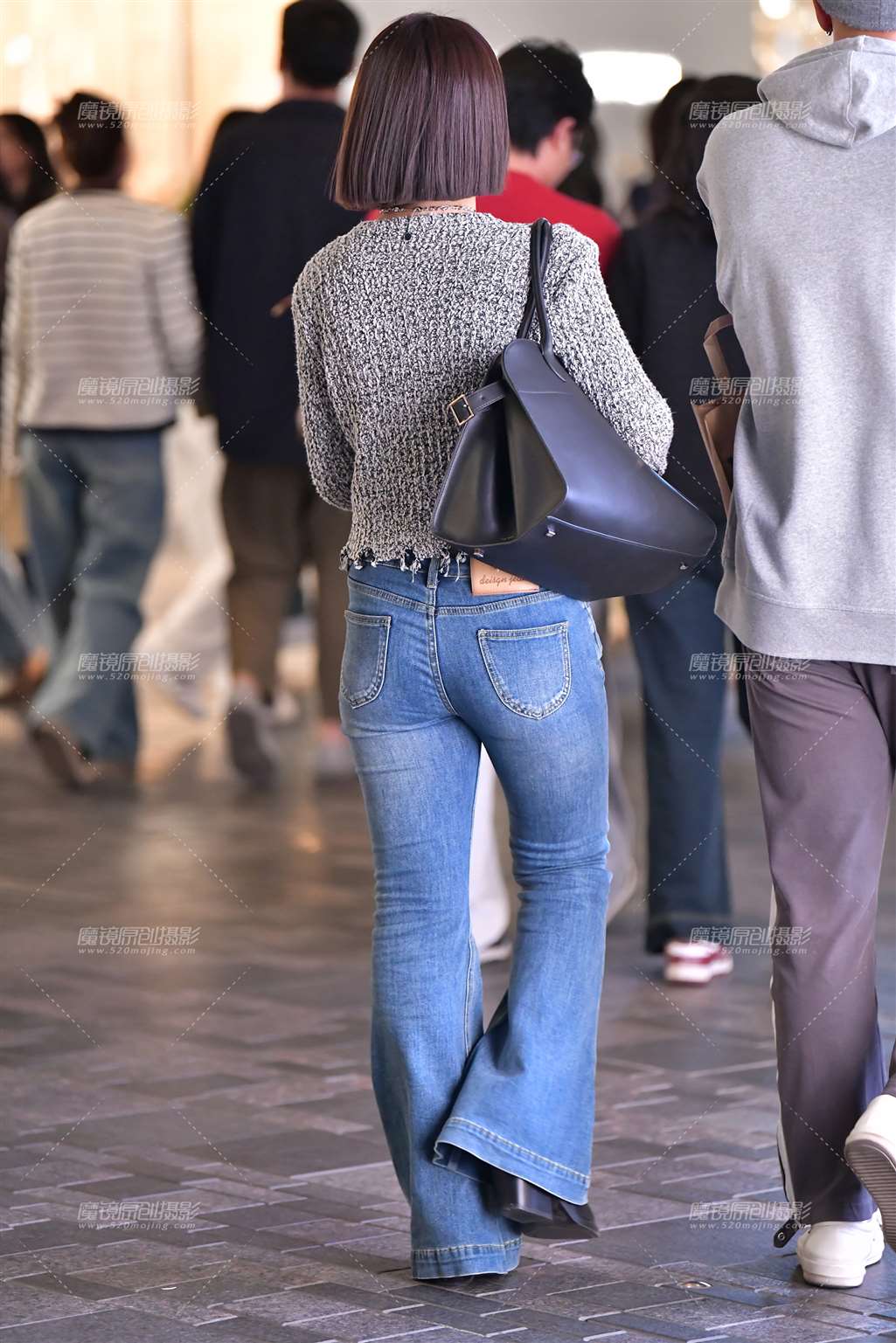图片[4]-优雅紧身牛仔裤美女-街拍流行馆