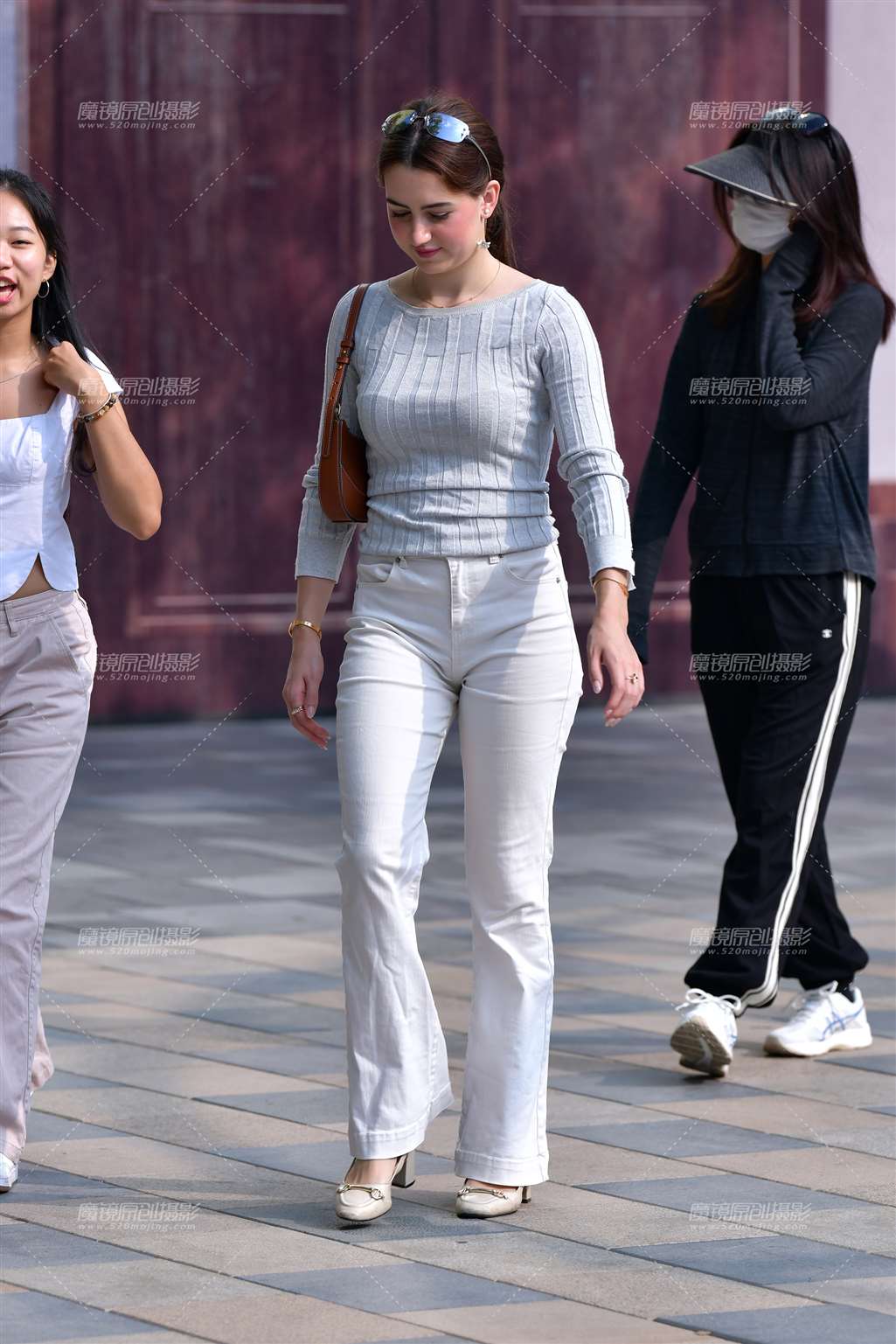 图片[4]-白牛仔裤美女-街拍流行馆