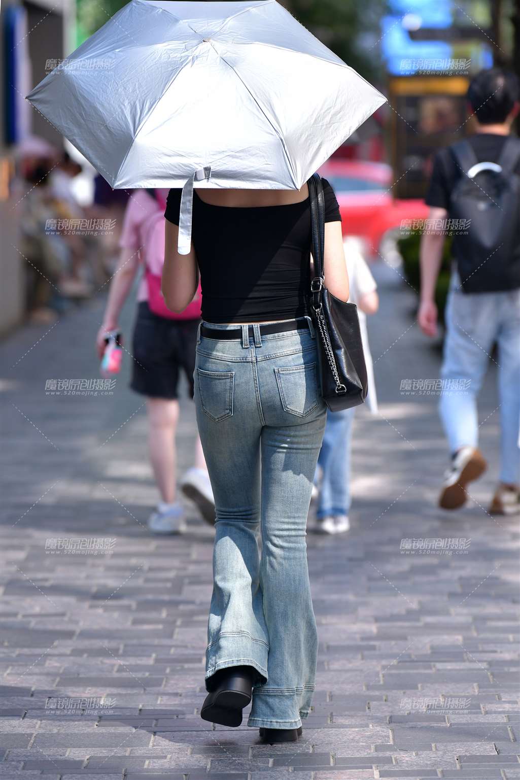 图片[2]-长腿牛仔裤美女-街拍流行馆