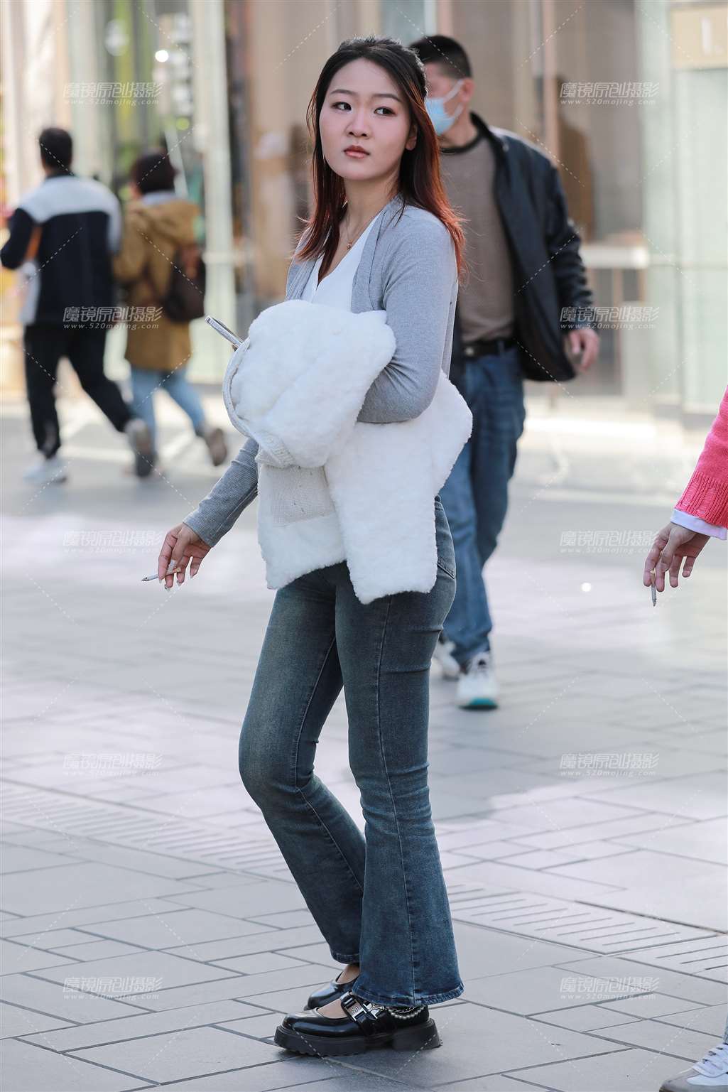 图片[5]-紧身牛仔裤女友-街拍流行馆