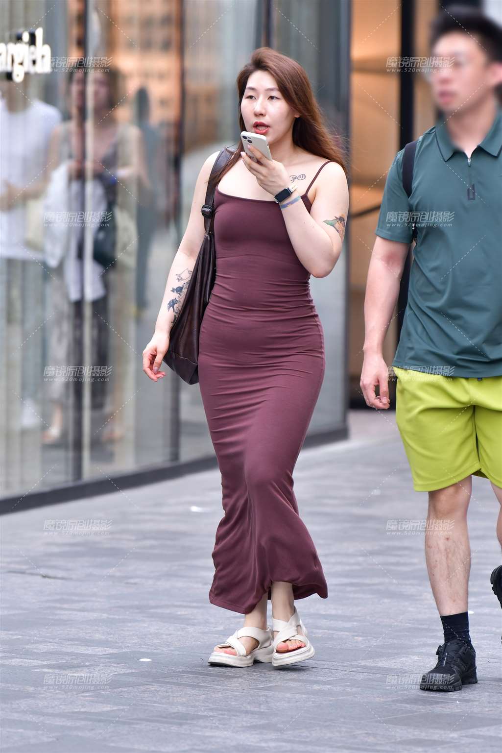 图片[5]-绛紫长裙美女-街拍流行馆