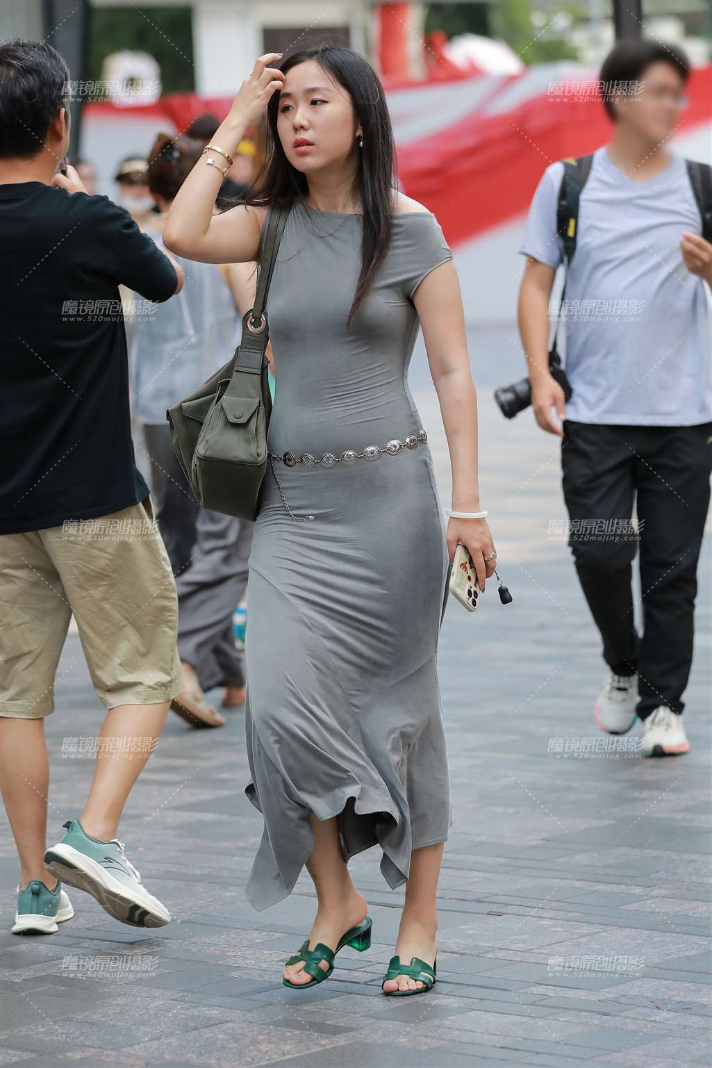 图片[5]-灰色包臀裙美女-街拍流行馆