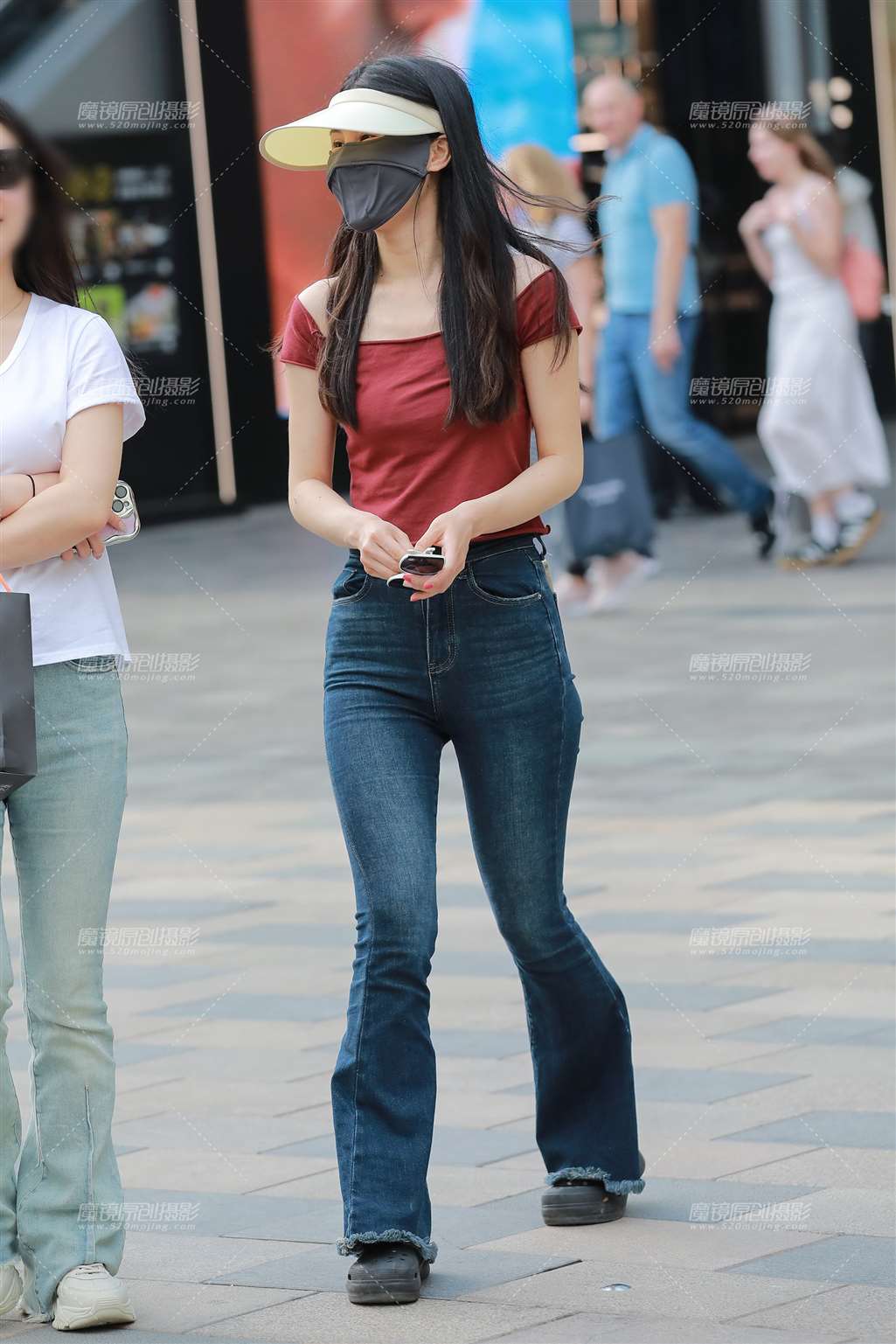 图片[5]-深蓝牛仔裤美女-街拍流行馆