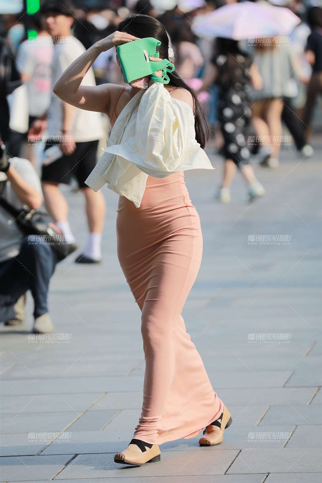 图片[5]-粉色包臀裙美女-街拍流行馆