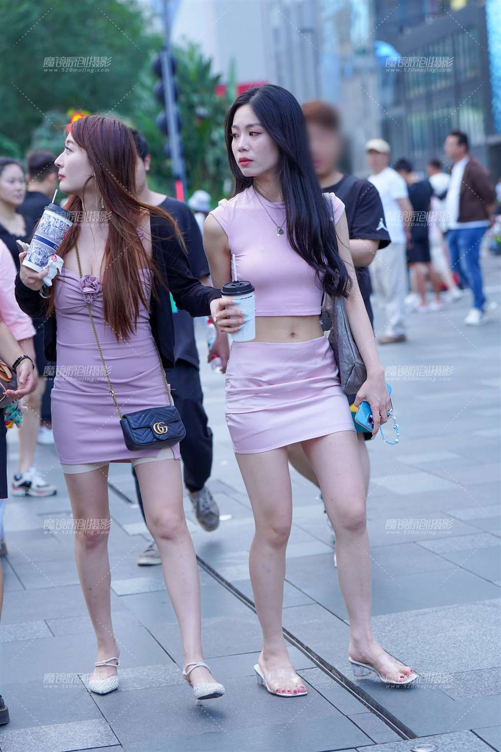 图片[5]-粉裙美腿-街拍流行馆