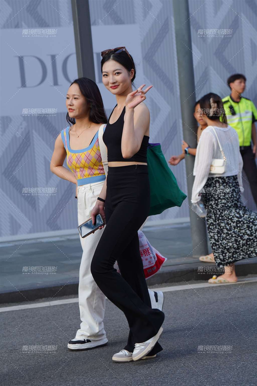 图片[1]-美背-街拍流行馆