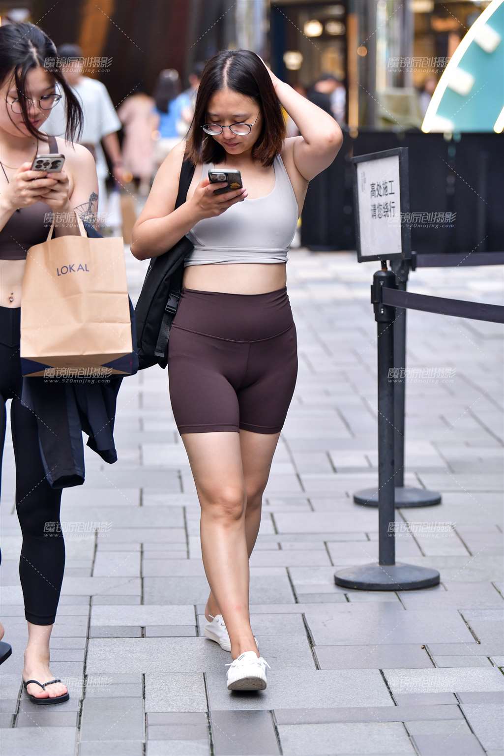 图片[5]-五分瑜伽运动裤美女-街拍流行馆