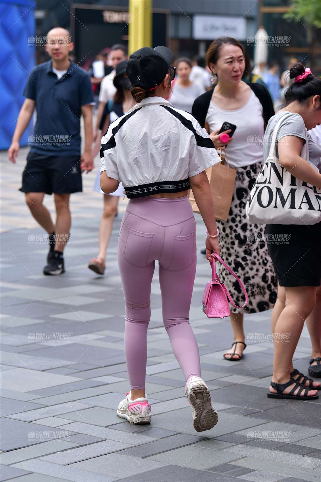 图片[5]-水粉紧身裤美女-街拍流行馆