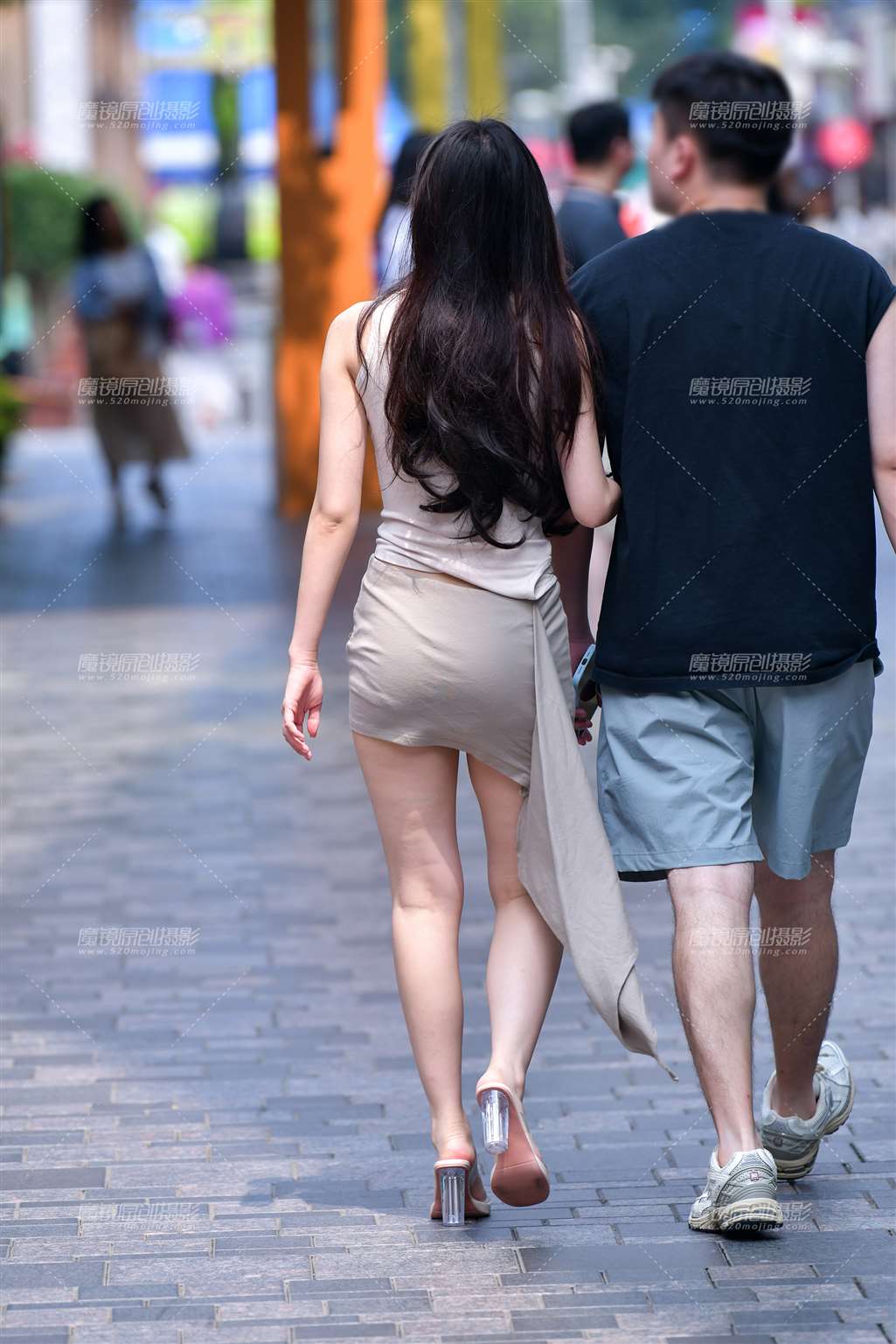 图片[3]-水晶高跟短裙美女-街拍流行馆