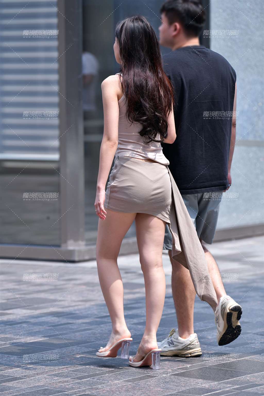 图片[2]-水晶高跟短裙美女-街拍流行馆