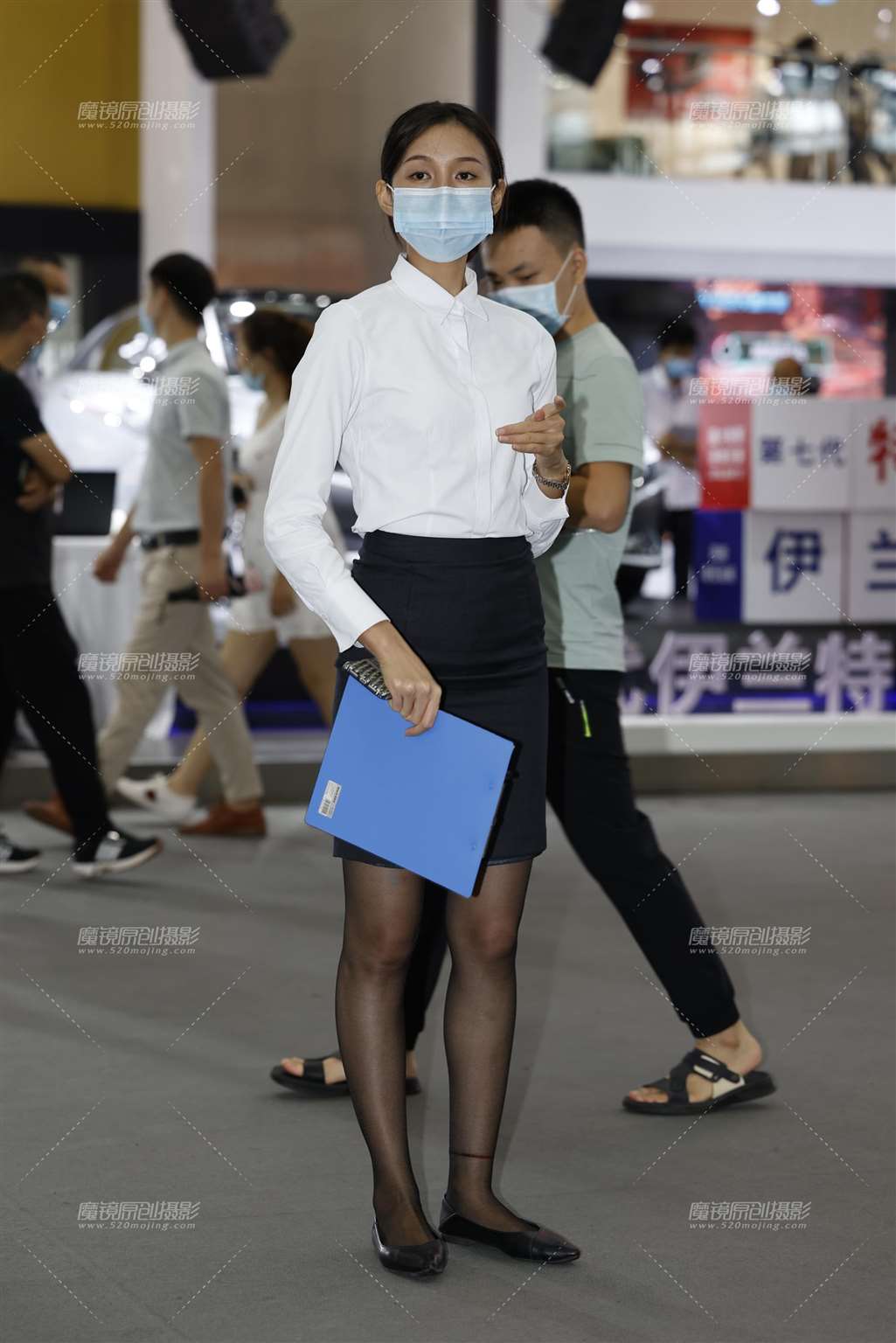 图片[1]-20201003黑丝实习生-街拍流行馆