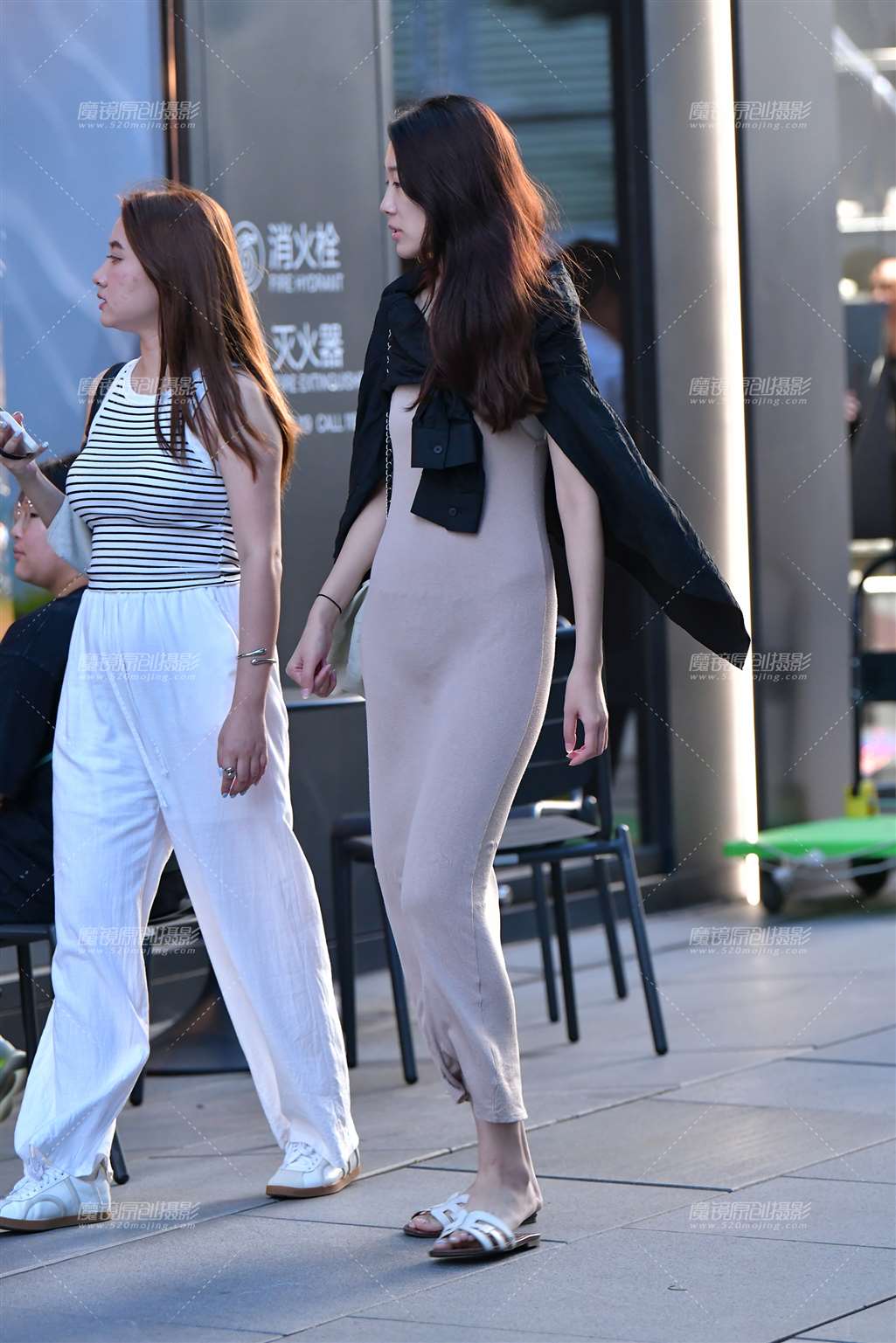 图片[1]-棉质长裙美女-街拍流行馆