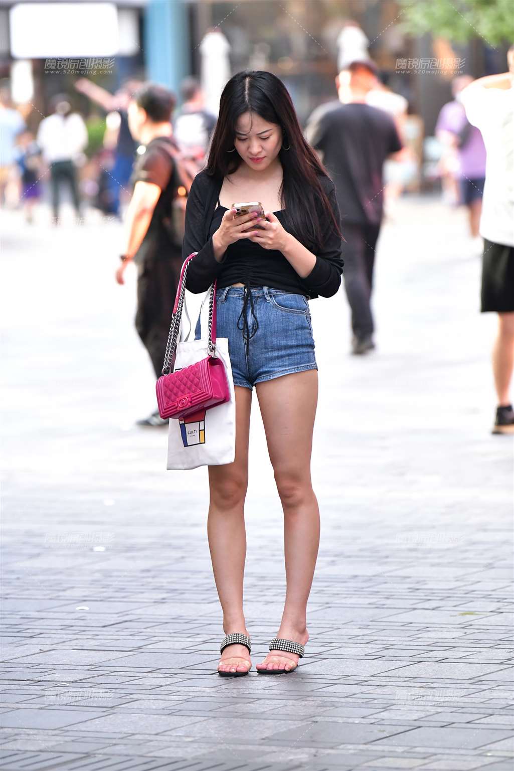 图片[4]-漂亮牛仔热裤美女-街拍流行馆