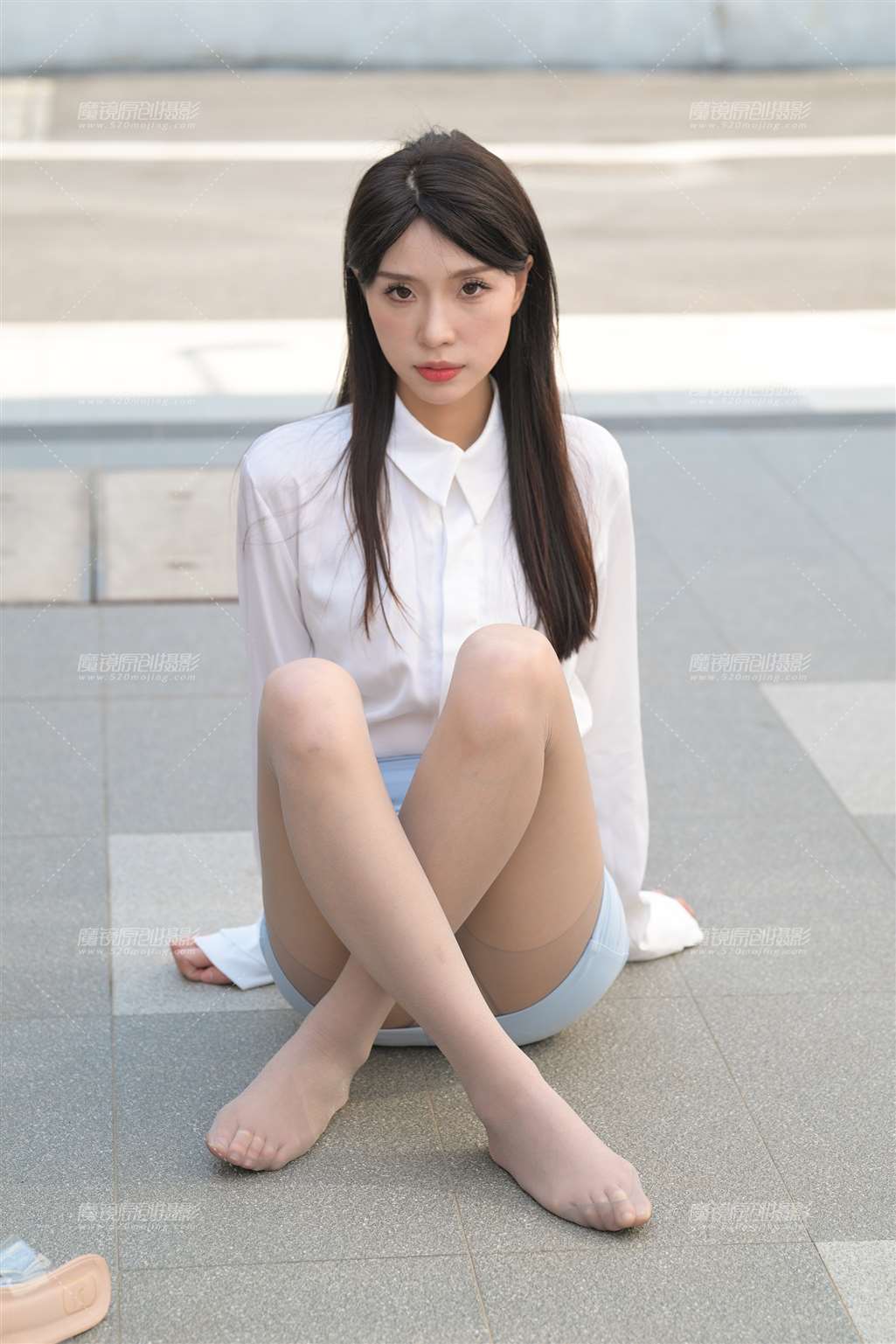 图片[3]-蓝色制服美女-街拍流行馆