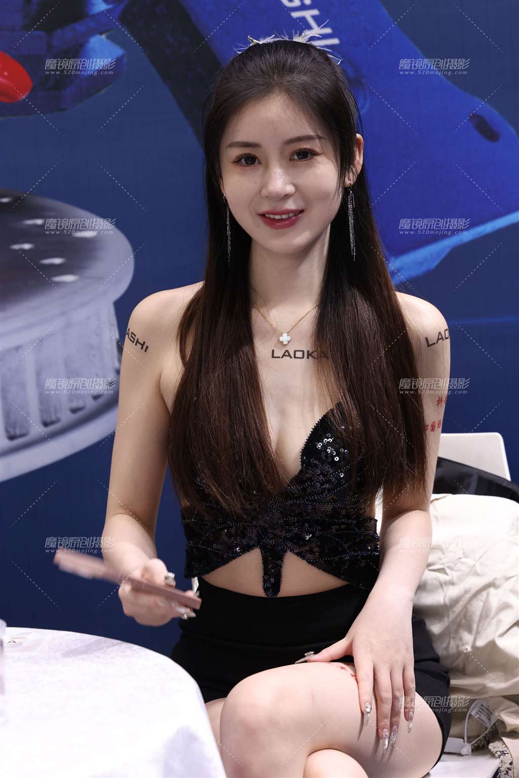 图片[1]-20250301桃桃吖真美-街拍流行馆