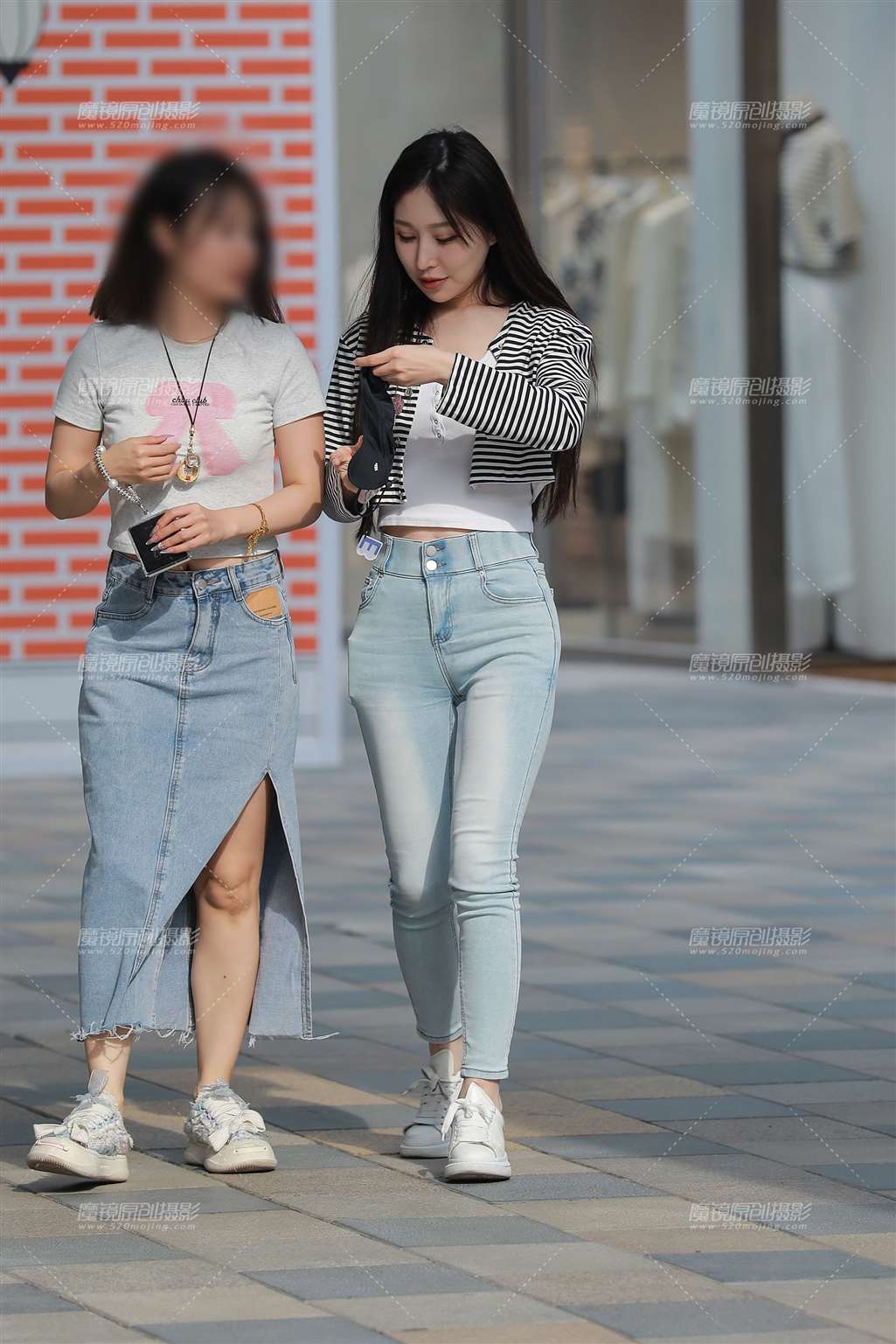 图片[4]-浅蓝牛仔裤美女-街拍流行馆