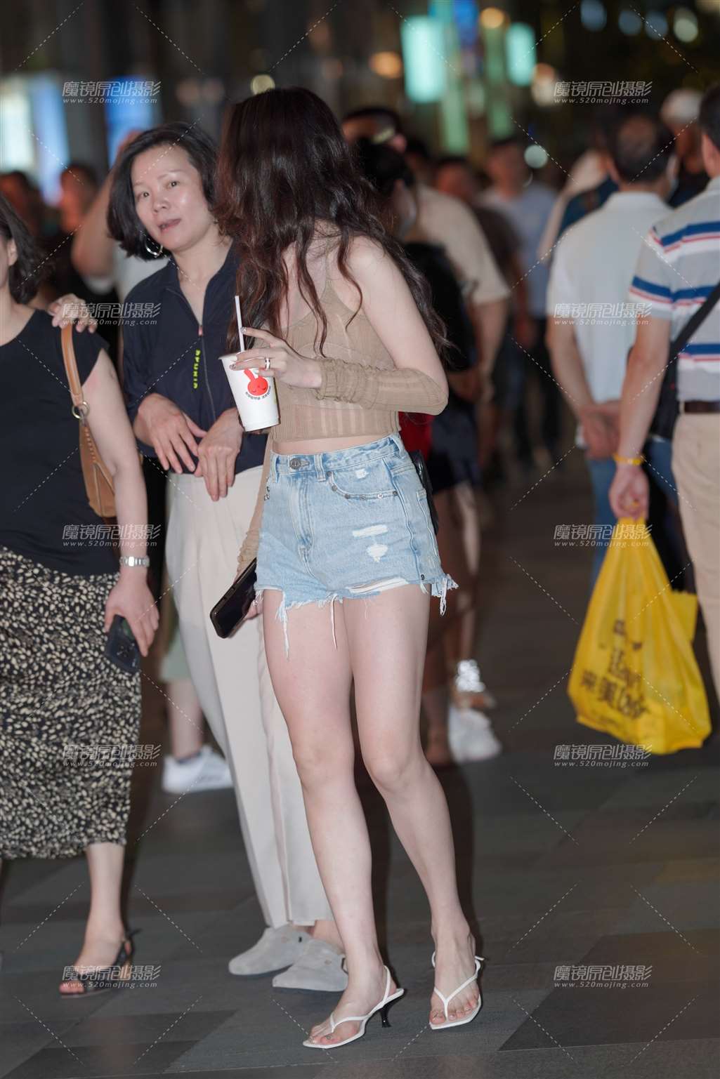 图片[5]-热裤美腿-街拍流行馆