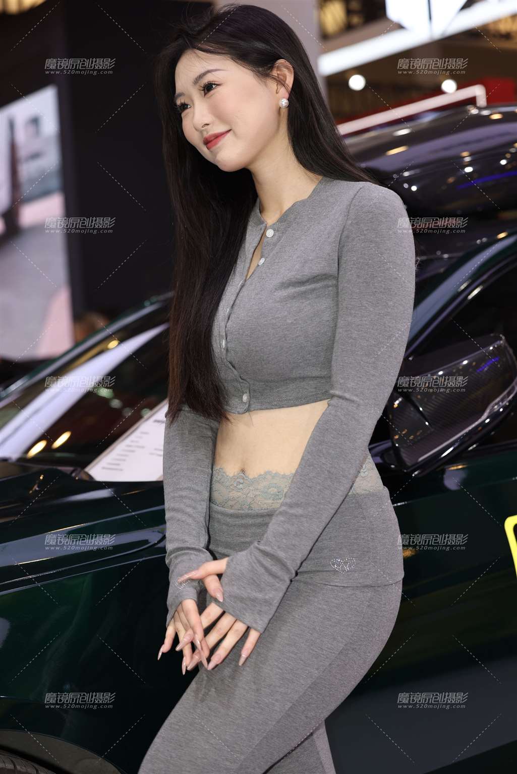 图片[3]-20250328灰色裤子丰腴美眉-街拍流行馆