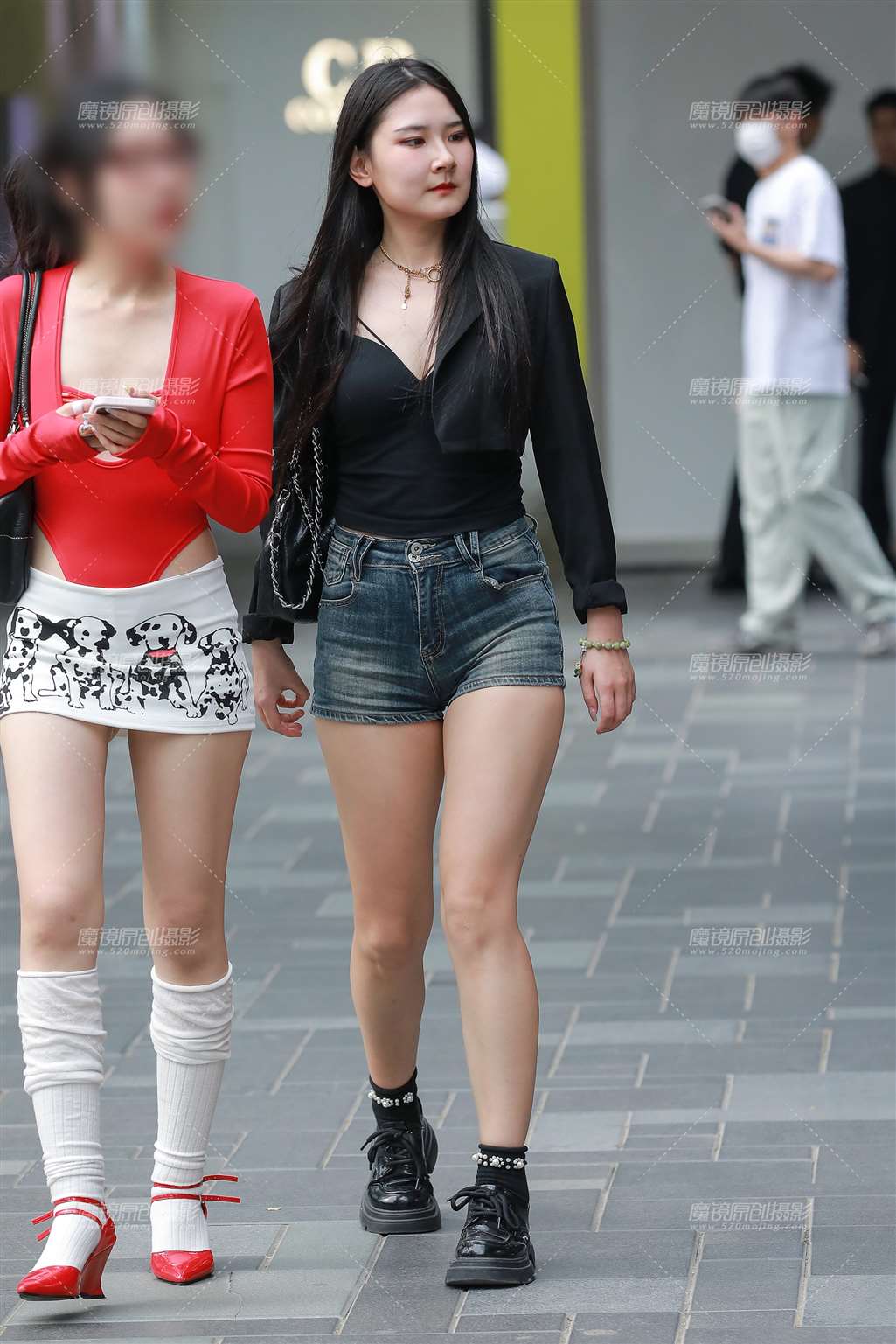 图片[4]-牛仔热裤美女-街拍流行馆