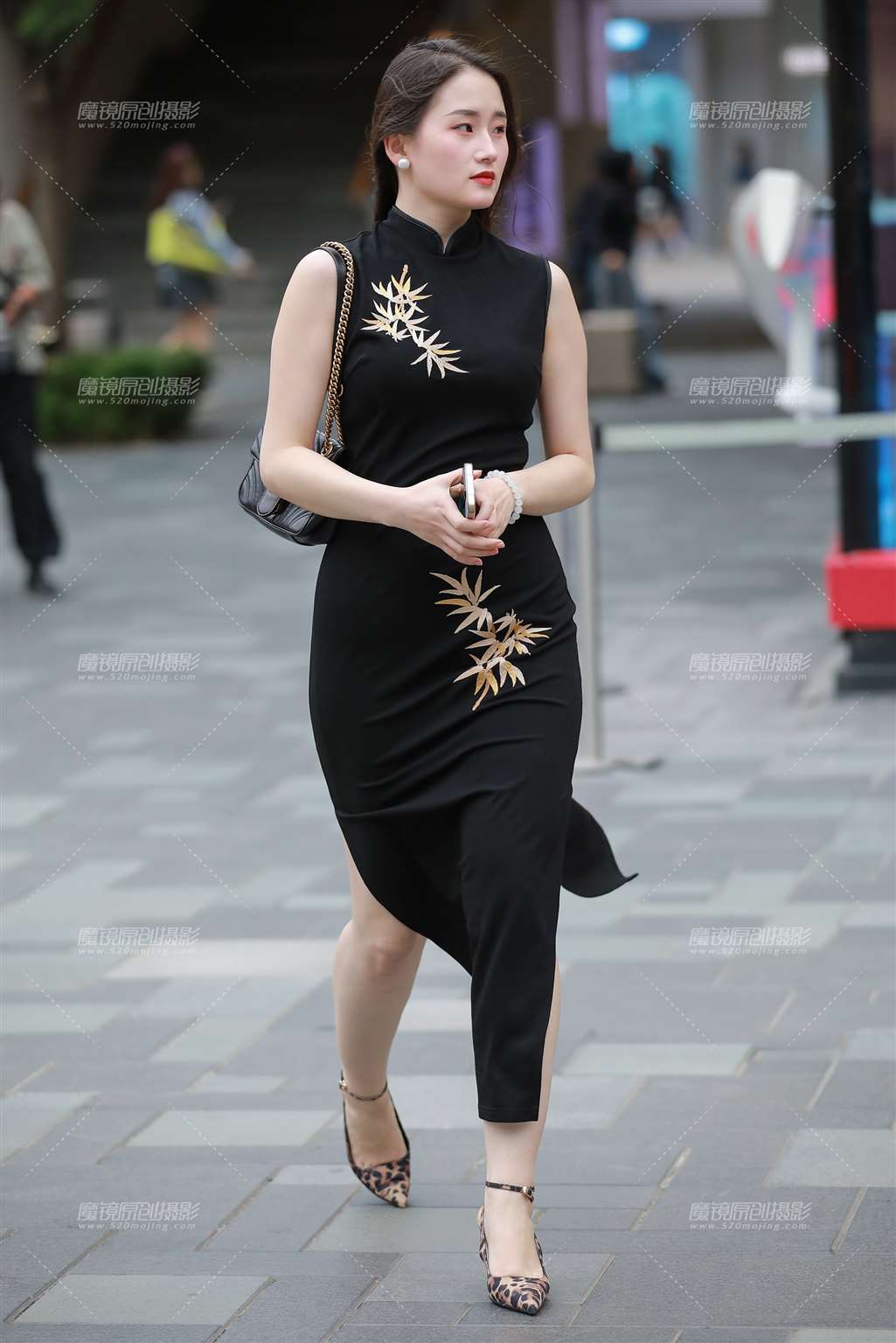 图片[5]-黑色旗袍美女-街拍流行馆