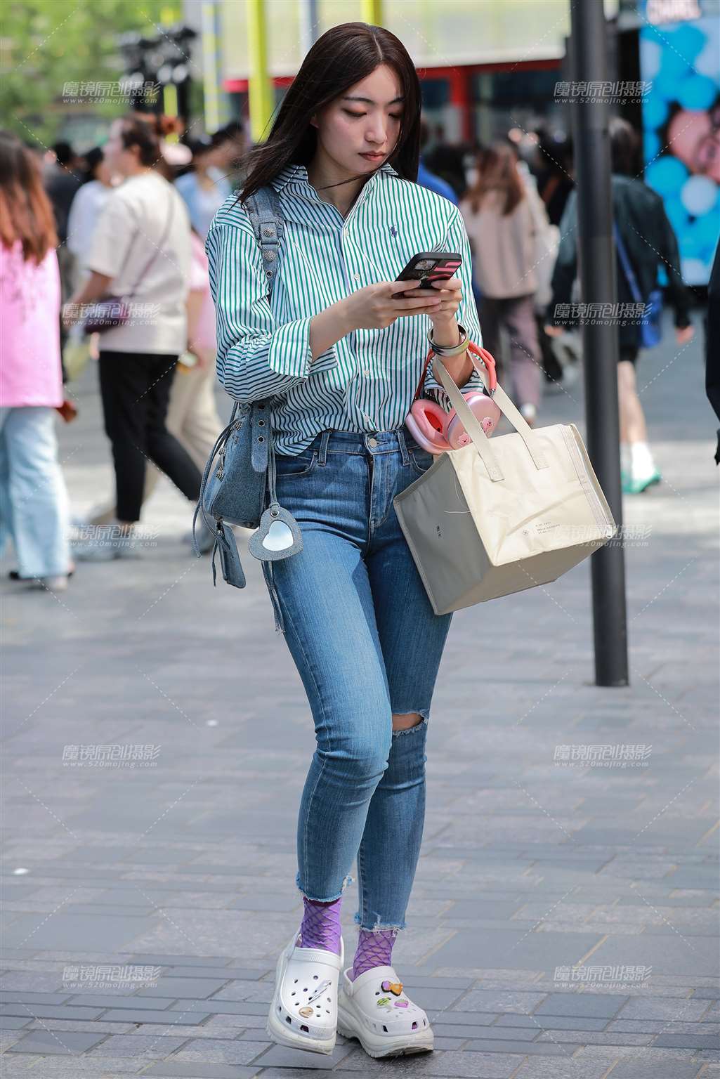 图片[4]-蓝色牛仔裤美女-街拍流行馆