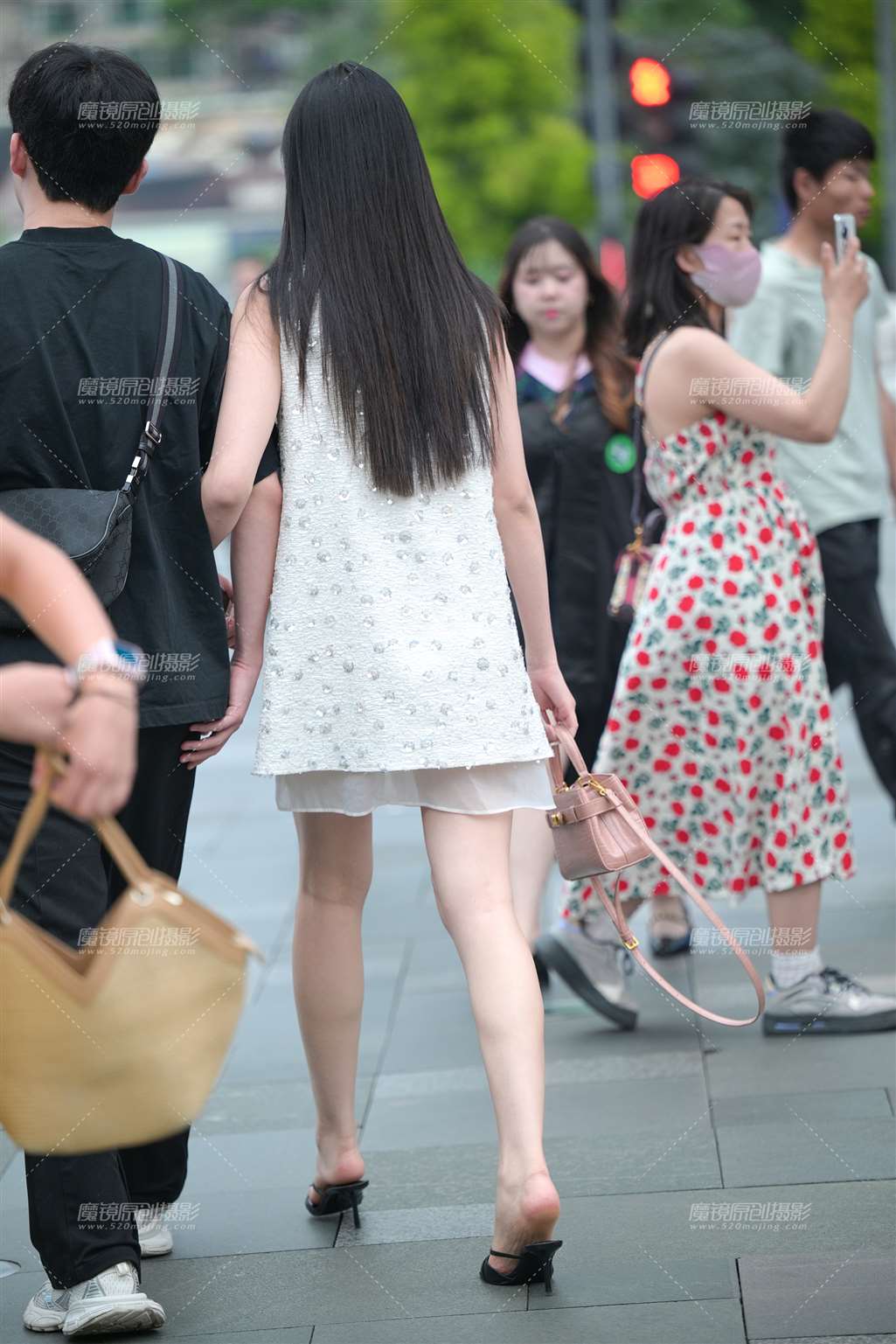 图片[4]-美腿女友-街拍流行馆