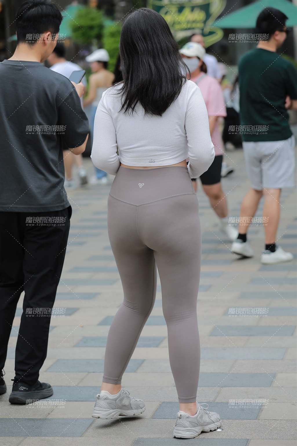 图片[5]-丰润瑜伽裤美女-街拍流行馆