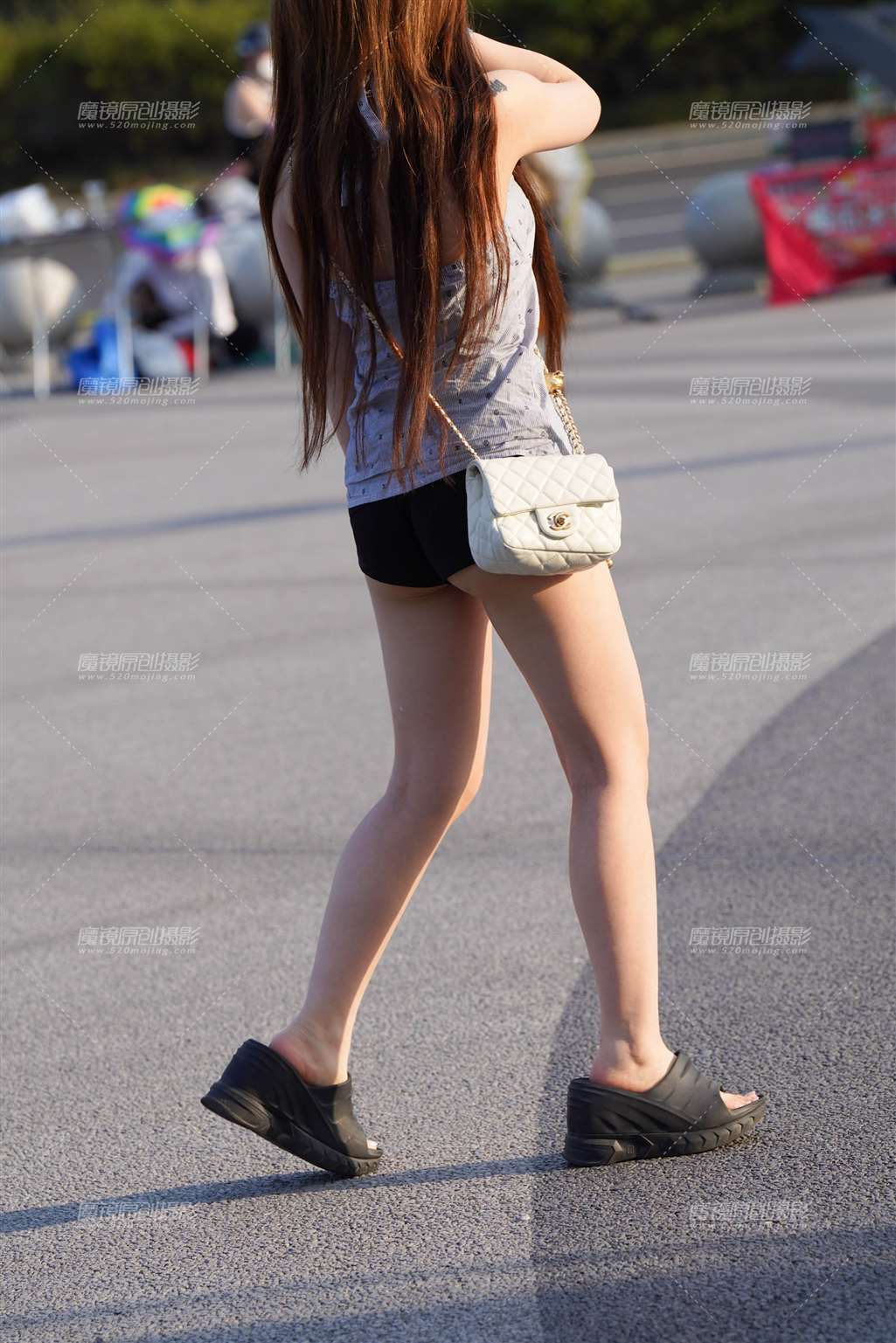 图片[5]-热裤小妹-街拍流行馆