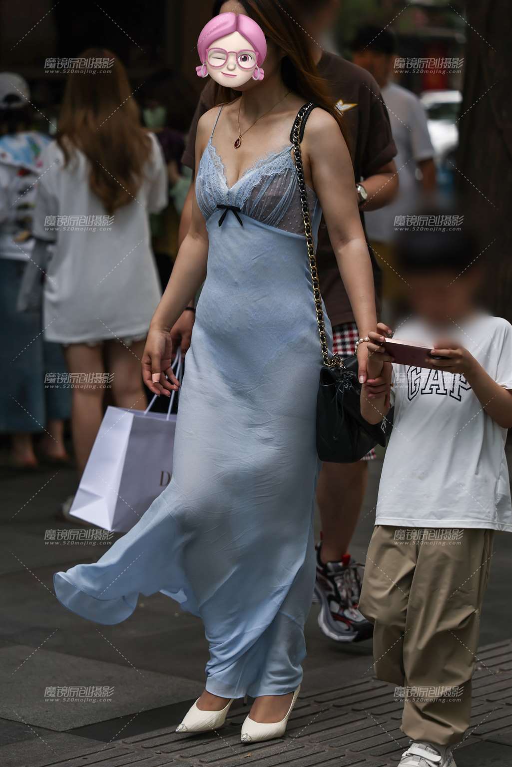 图片[4]-网纱蓝裙辣妈-街拍流行馆