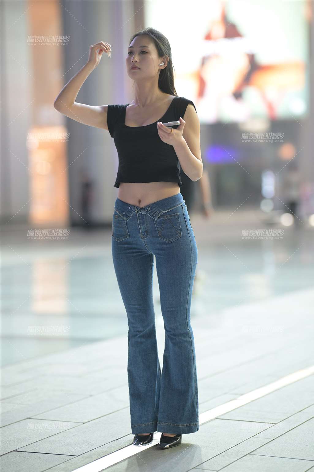 图片[5]-牛仔翘臀美女-街拍流行馆