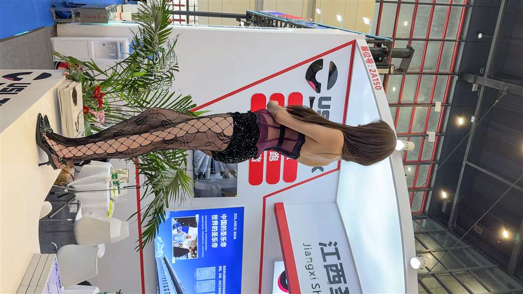 图片[2]-ZZ性感黑网袜美女（视频版）-街拍流行馆
