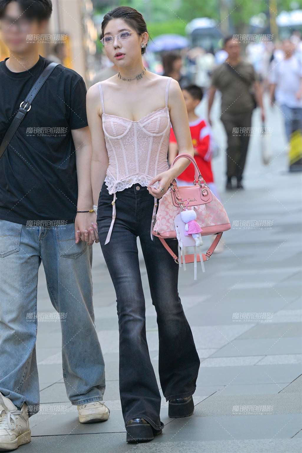 图片[3]-清凉眼镜妹-街拍流行馆