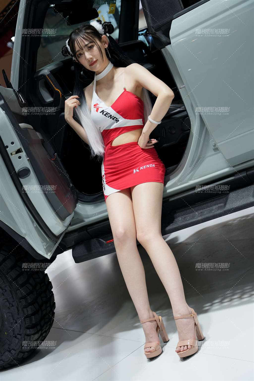图片[2]-哪吒头红色制服（6K）-街拍流行馆