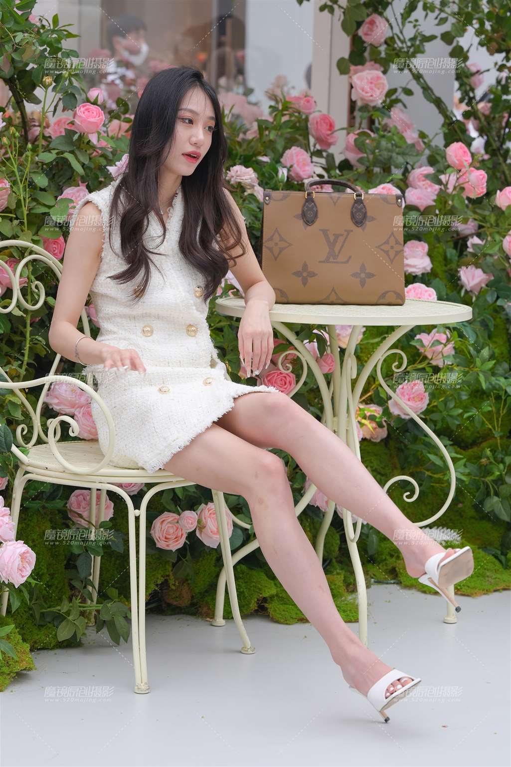 图片[4]-白嫩美女-街拍流行馆
