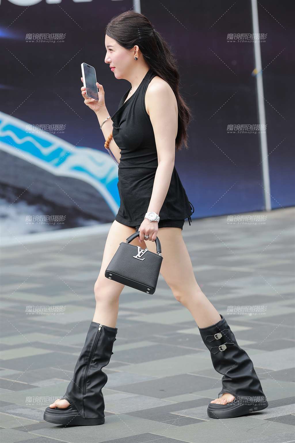 图片[3]-黑色热裤美女-街拍流行馆