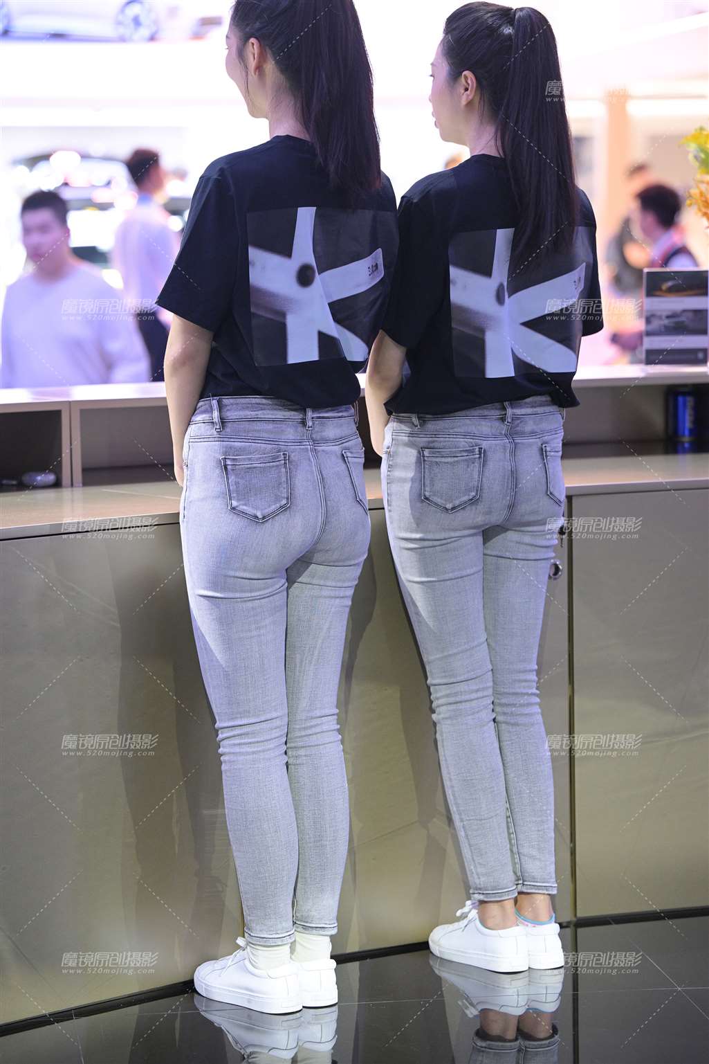 图片[2]-紧致牛仔小妹-街拍流行馆