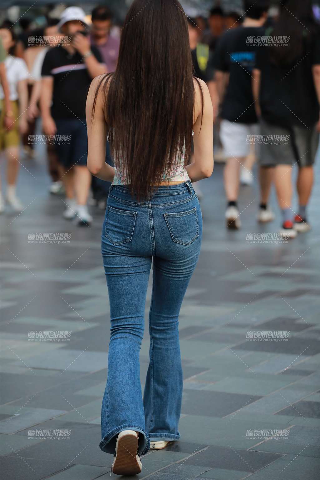图片[2]-牛仔裤网红美女-街拍流行馆