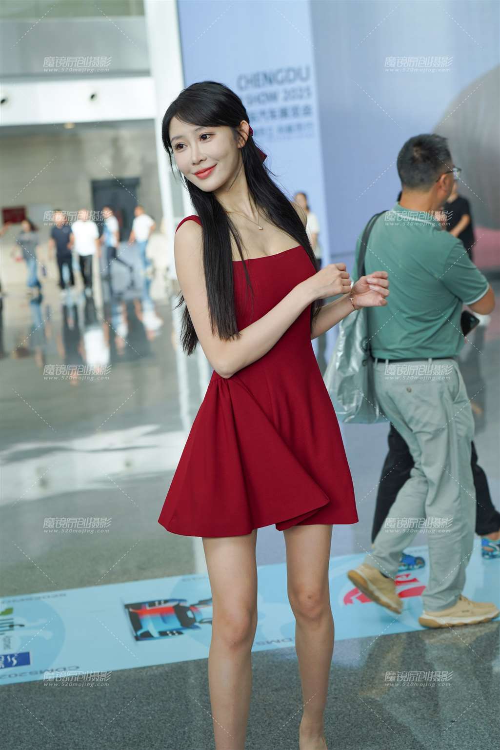 图片[4]-甜美红裙-街拍流行馆