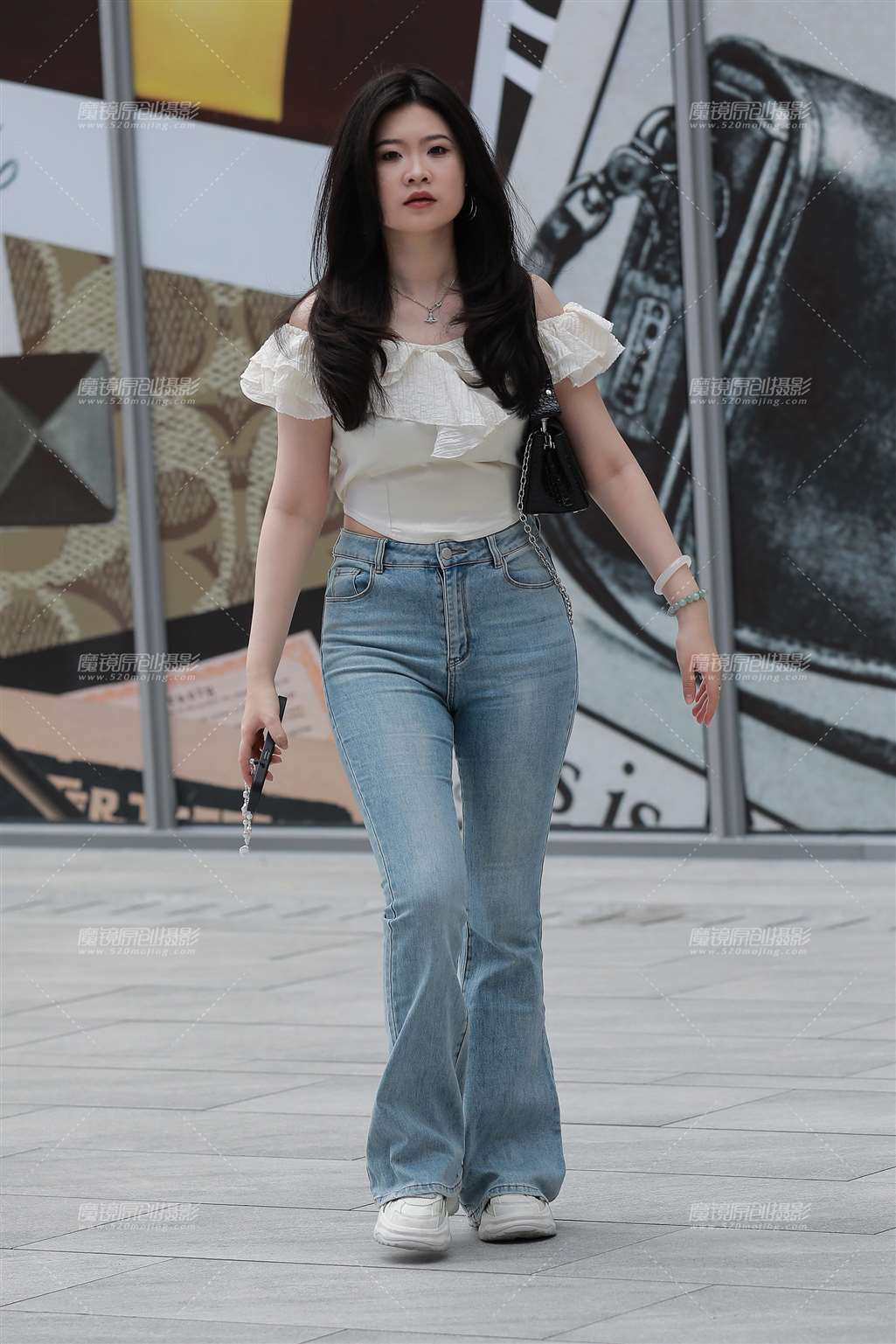图片[5]-蓝色牛仔裤美女-街拍流行馆