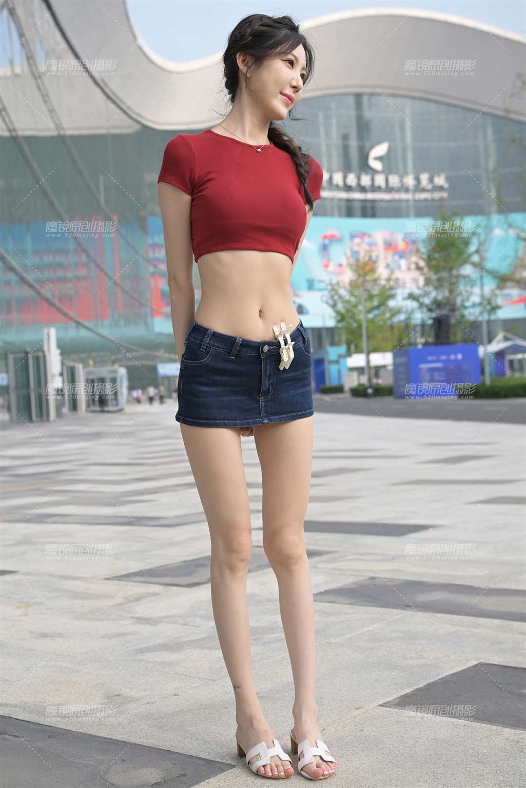 图片[3]-热裤超长美腿-街拍流行馆