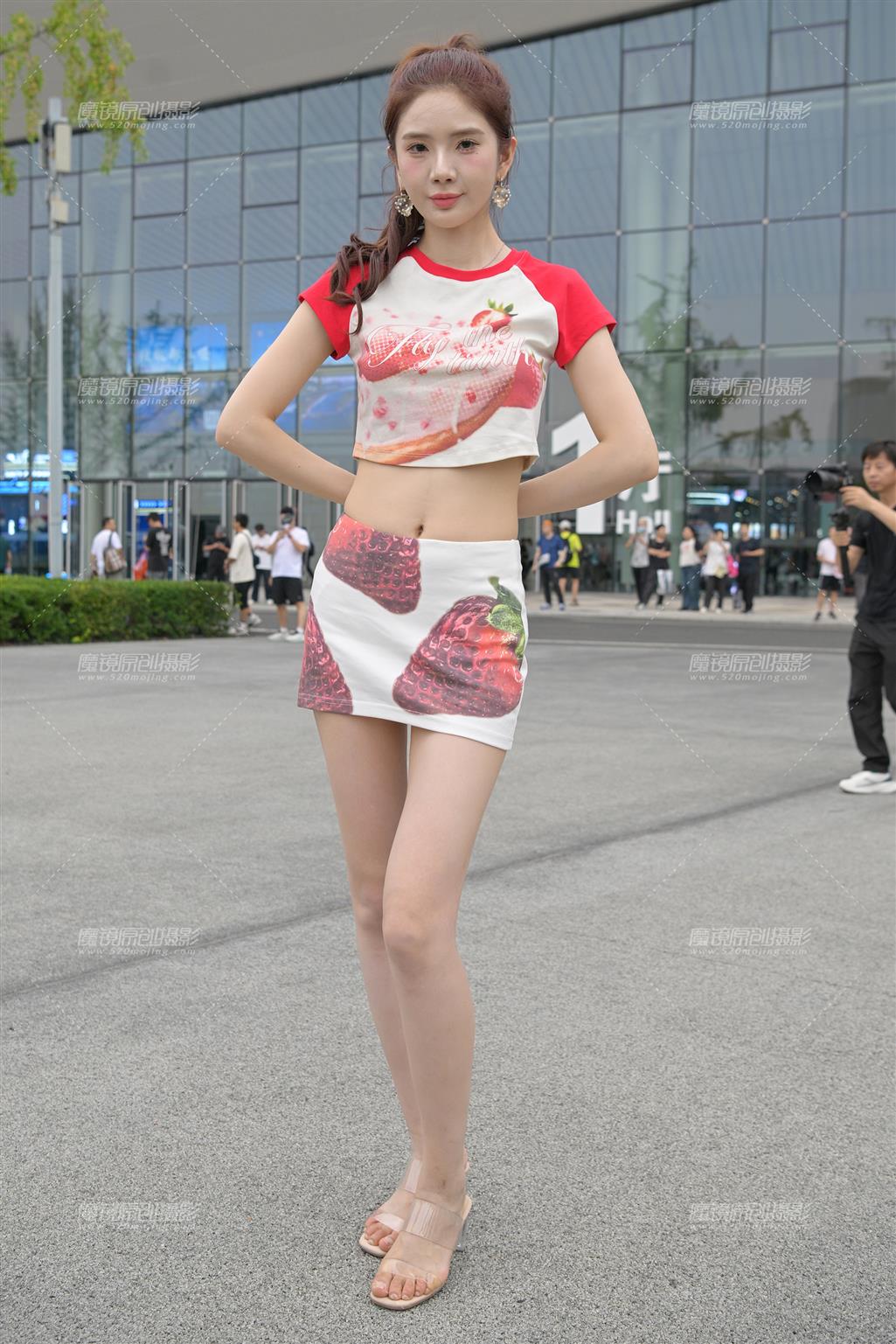 可爱小草莓-街拍流行馆
