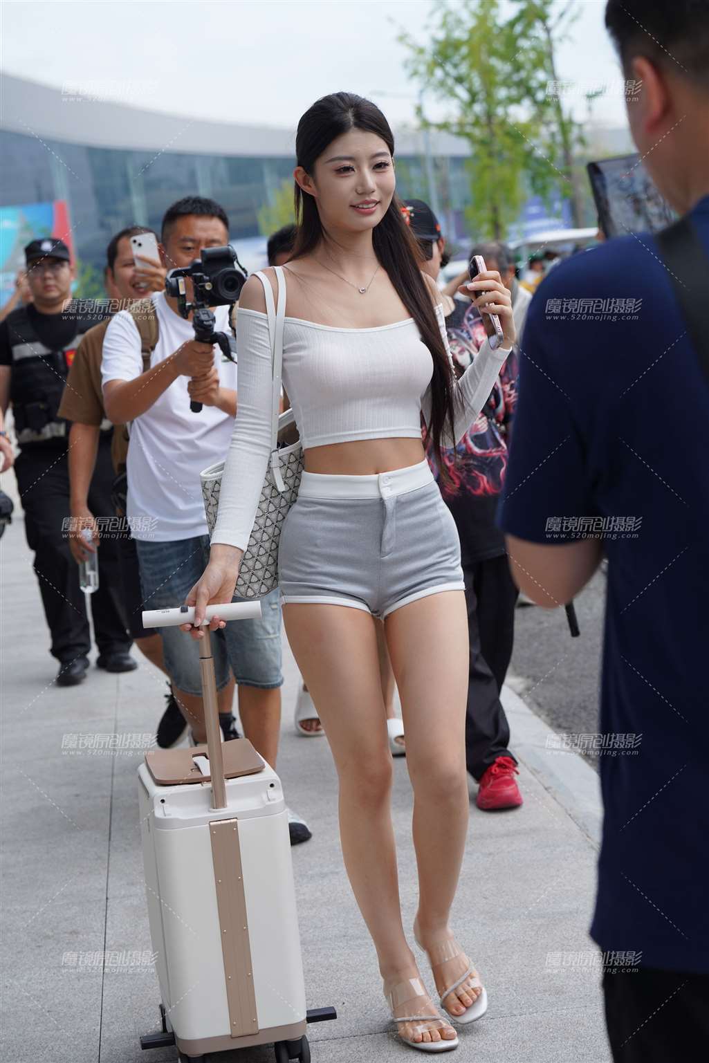 养眼美眉-街拍流行馆