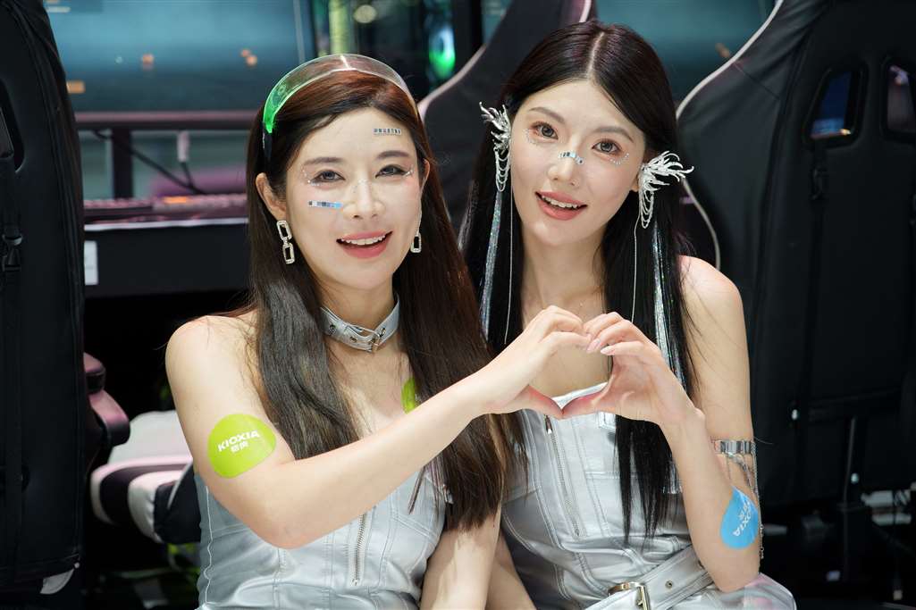 2025CJ-亮银色装2（6K）-街拍流行馆