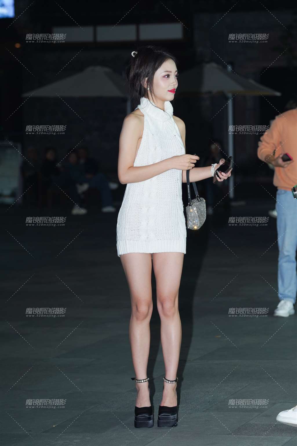 夜色美背-街拍流行馆