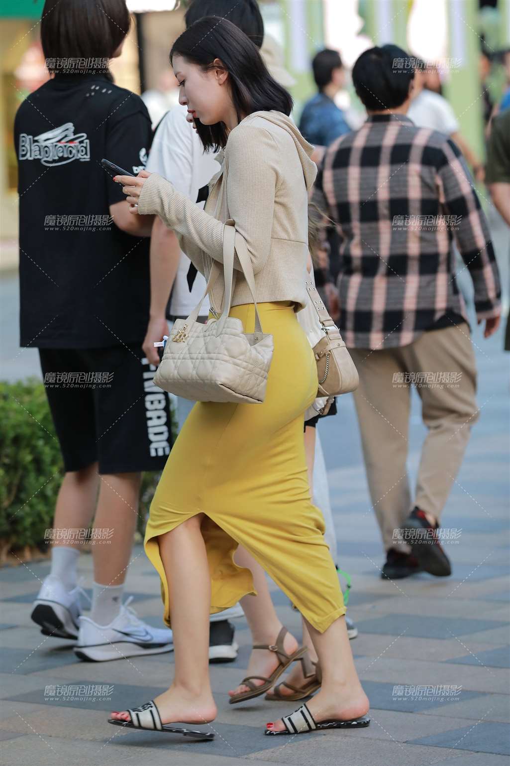 图片[3]-黄色包臀裙美女-流行馆