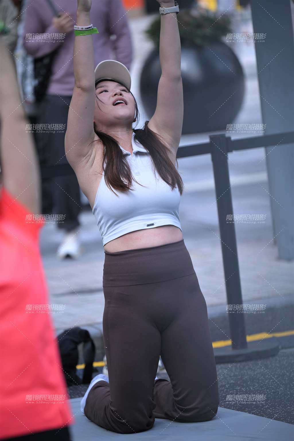 爱运动的小美女-街拍流行馆