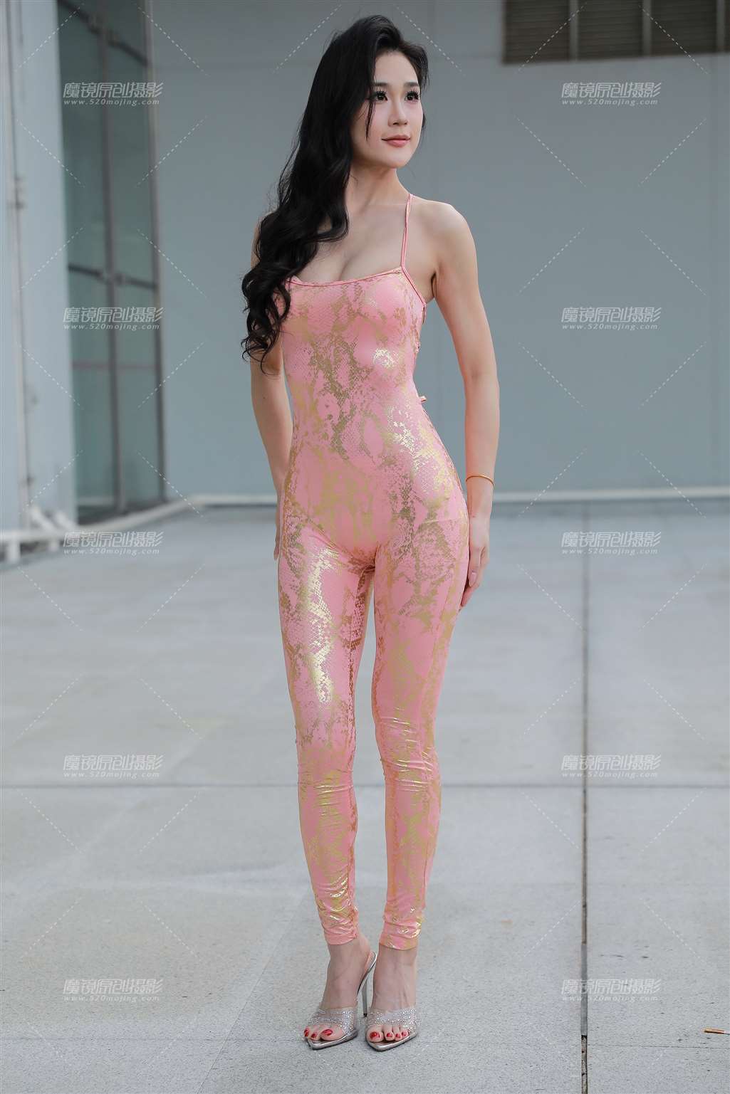 粉色连体瑜伽裤-街拍流行馆