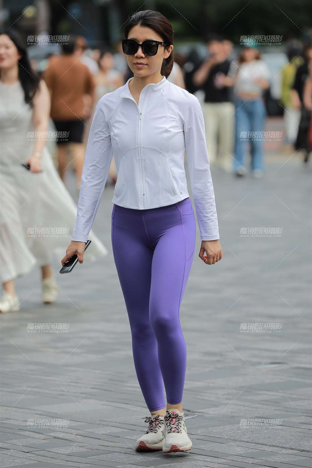 紧身瑜伽裤美女 26P-街拍流行馆