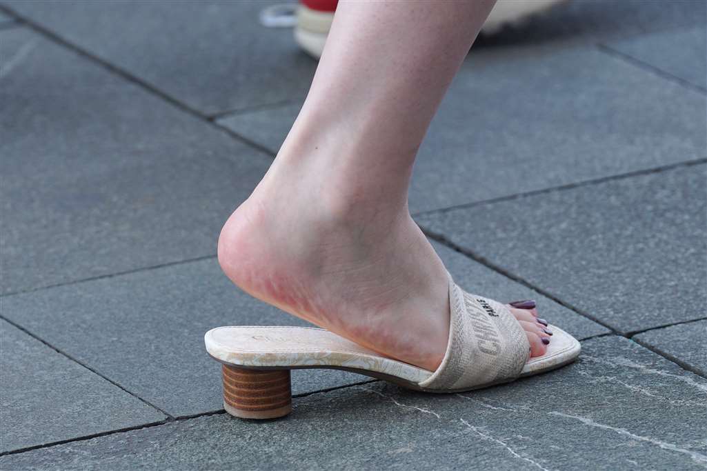 图片[2]-平拖玉足 16P-流行馆