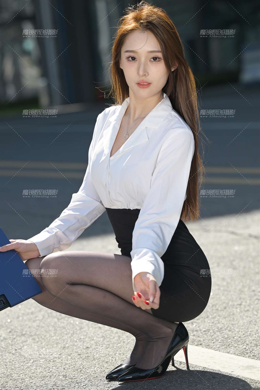 图片[2]-黑丝女秘 24P-流行馆